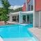 Villa dexception à Saint Désirat avec piscine privée