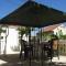 2 bedrooms appartement at Slatine 250 m away from the beach with enclosed garden and wifi