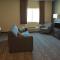 Cobblestone Inn & Suites - Forest City - Forest City