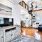 Quaint Modern Downtown Cottage