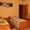 Guest House Mandrivnyi Rooms&Apartments - Yasinya