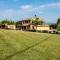 Bright apartment in Castelbellino - 75 m² - Shared Pool