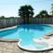 Villa confortable proche dOrnézan avec piscine privée