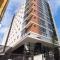 609-Apartamento Encantador, com 1 vaga de GARAGEM, Todo Mobiliado e Decorado, Edificio com Academia, Lavanderia, Excelente localização no Rebouças, Proximo ao Batel e Centro - كوريتيبا