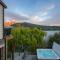 Kohanga Luxury Lakeside Villa by Amazing Accom