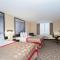 Ramada By Wyndham Niagara Falls near the Falls - Niagara Falls