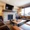 Silver Star #4201 - 3 Bed Condo