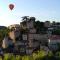 Maison dune chambre avec vue sur la ville jardin amenage et wifi a Puy lEveque