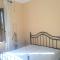 2 bedrooms house at Laura 100 m away from the beach with enclosed garden and wifi