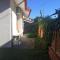 2 bedrooms house at Laura 100 m away from the beach with enclosed garden and wifi