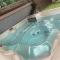 Gunarasi villa jacuzzival