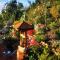 Ferienhaus mit riesen Garten, drei Terrassen, toller Aussicht am Waldrand, auch als Monteur-Wohnung