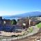 One bedroom appartement with balcony at Giardini Naxos 1 km away from the beach