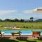 9 bedrooms villa with private pool enclosed garden and wifi at Monteroni d’Arbia