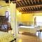 4 bedrooms house with shared pool furnished garden and wifi at Ramazzano Le Pulci