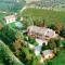 4 bedrooms house with shared pool furnished garden and wifi at Ramazzano Le Pulci