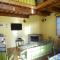 4 bedrooms house with shared pool furnished garden and wifi at Ramazzano Le Pulci