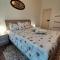 Wow Home - 175 mq - posteggio privato - davanti porto traghetti - fino a 10 posti letto