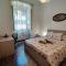 Wow Home - 175 mq - posteggio privato - davanti porto traghetti - fino a 10 posti letto