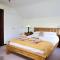 Lakefield Cottage