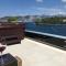 High View-A Seaside Villa With Huge Jacuzzi