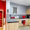 Stockton Town Centre Spacious Apartment free parking and wifi