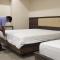 Ponnis Hotel