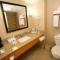 Holiday Inn Express Saltillo Zona Aeropuerto by IHG