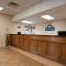 Days Inn by Wyndham Huntington - Pea Ridge