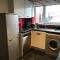 Garland Modern 3 Bedroom House with Parking & Garden Dartford 2 - Kent