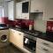 Garland Modern 3 Bedroom House with Parking & Garden Dartford 2 - Kent