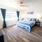 Newly Renovated 3br2ba Duplex with private Dock - Key Colony Beach