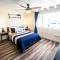 Newly Renovated 3br2ba Duplex with private Dock