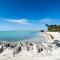Newly Renovated 3br2ba Duplex with private Dock - Key Colony Beach
