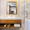 Avenis Hotel