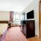 Days Inn & Suites by Wyndham Kansas City - CHIEFS Stadium