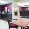 Travelodge by Wyndham Romulus Detroit Airport