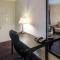 Econo Lodge Inn & Suites West - Energy Corridor