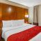 Comfort Suites Oakbrook Terrace near Oakbrook Center