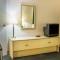 Econo Lodge Drums