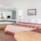 Super 8 by Wyndham Newcomerstown