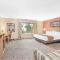 Days Inn & Suites by Wyndham Duluth by the Mall