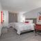 Hotel Saint Clair - Magnificent Mile
