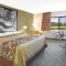 Super 8 by Wyndham Windsor/Madison North