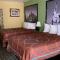 Super 8 by Wyndham Nashville Near Downtown / I-40