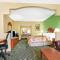 Super 8 by Wyndham Nashville Near Downtown / I-40