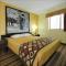 Super 8 by Wyndham Latham - Albany Airport