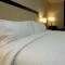 Holiday Inn Express and Suites Batavia - Batavia