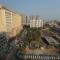 Aristo Serviced Apartment near Kokilaben Dhirubai Ambani Hospital for Family Only