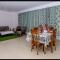 Aristo Serviced Apartment near Kokilaben Dhirubai Ambani Hospital for Family Only